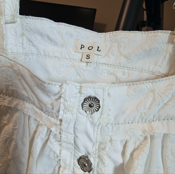 POL Cream and Floral Tiered Button-Down Blouse - Picture 5 of 6